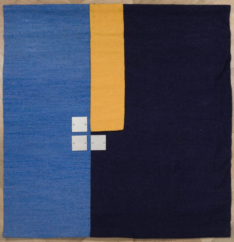 Travail MODERNE - Suite de deux tapisseries à décor géométrique bleu, bleu mari… maison de vente aux encheres commissaire-priseur auction house boisgirard antonini
