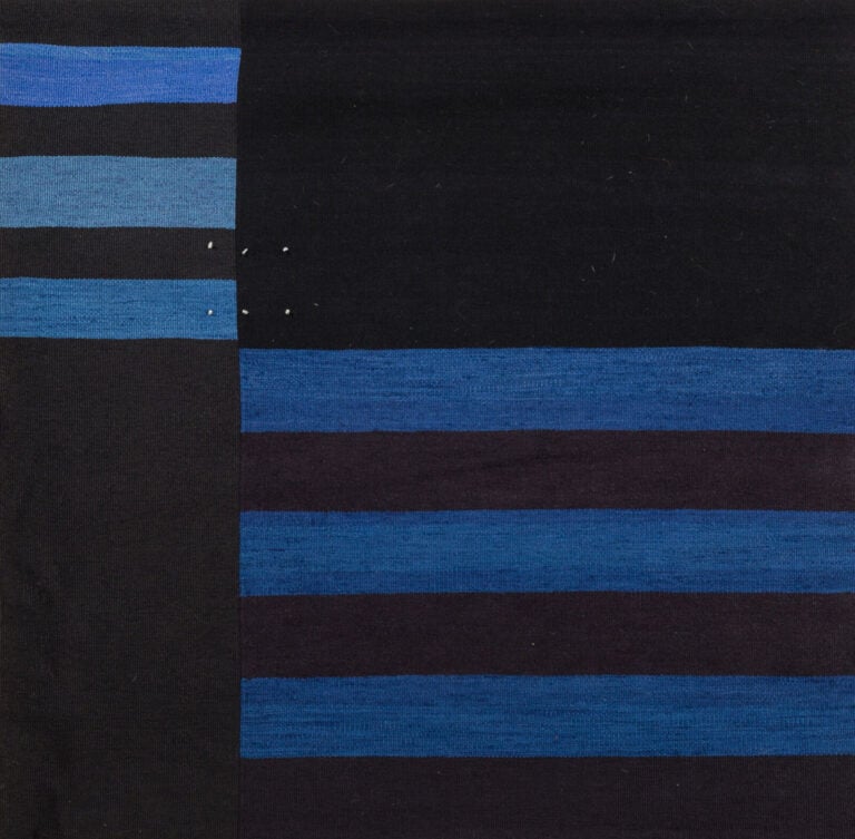 Travail MODERNE - Suite de deux tapisseries à décor géométrique bleu, bleu mari… maison de vente aux encheres commissaire-priseur auction house boisgirard antonini