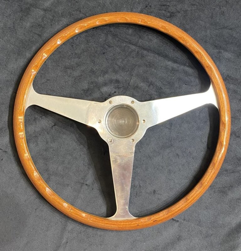 Véritable volant aluminium et bois Ferrari Nardi Torino - Numéroté