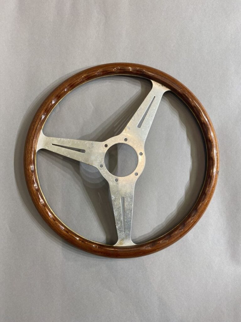 Volant Nardi, années 70 - Aluminium et bois - Signé Nardi - Diam. : 36cm