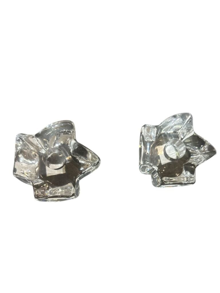 DAUM - Paire de bougeoirs en verre moulé - H : 6 cm