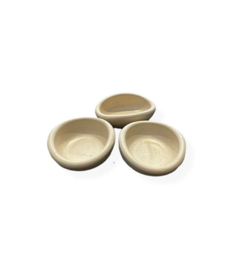 Ensemble de trois vide poches en céramique Travail français - H : 5,5 cm - Diam…