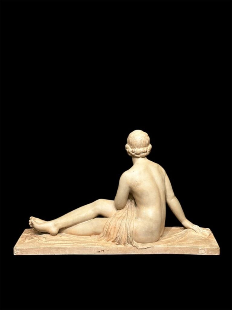 Henri BARGAS (XXe) - Femme nue aux jambes croisées - Sculpture en terre cuite,…