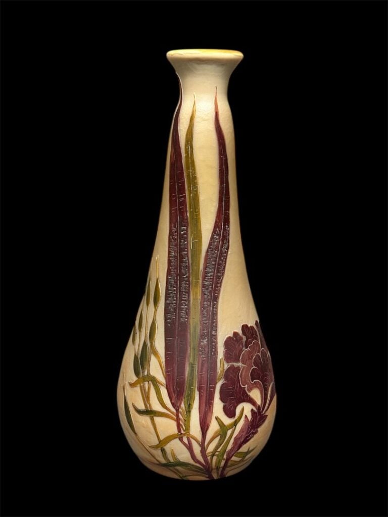 LEGRAS - Vase à panse bulbeuse à col resserré et légèrement évasé à décor en ve…