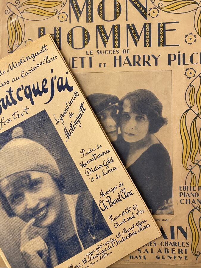 MISTINGUETT. Important ensemble de documents photographiques et programmes, par…