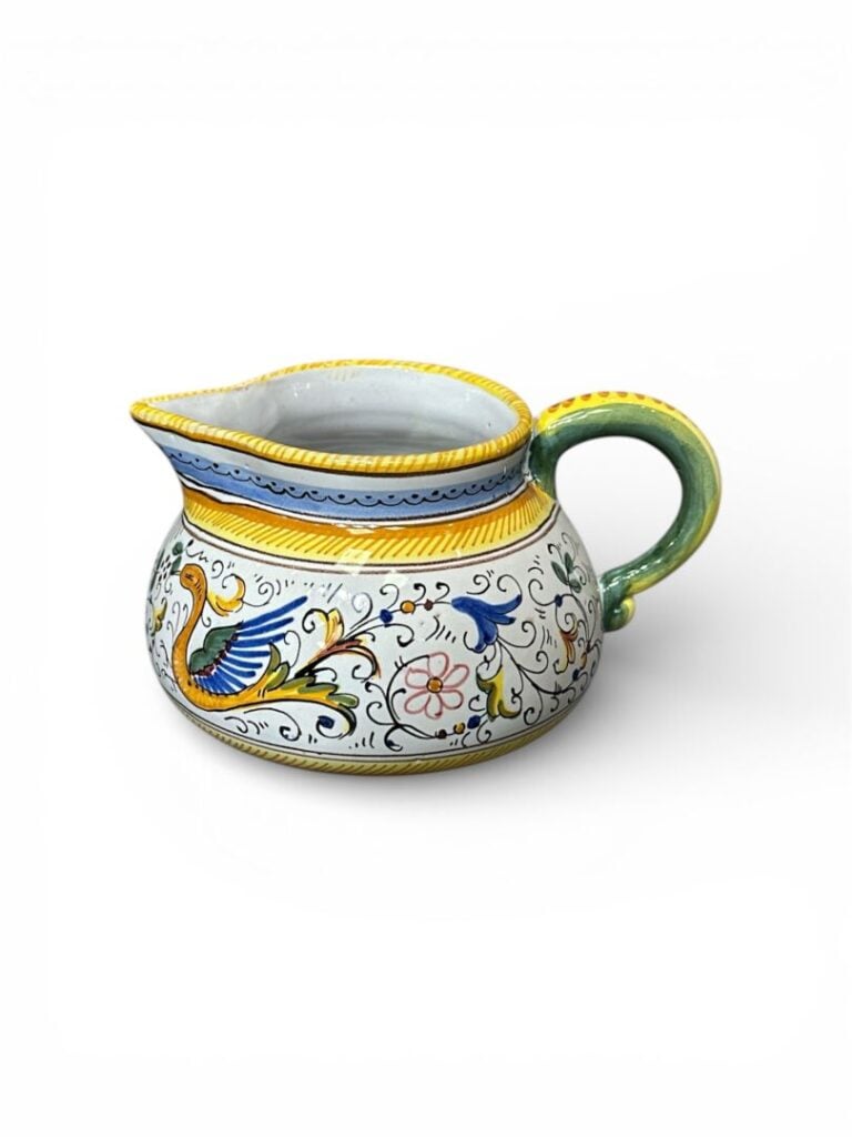 RETIRE DE LA VENTE - DERUTA - Service à café en majolique à décor de volatiles…