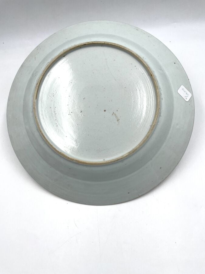 Série de 7 ASSIETTES en porcelaine "Compagnie des Indes" - Fêles, égrenures - D…