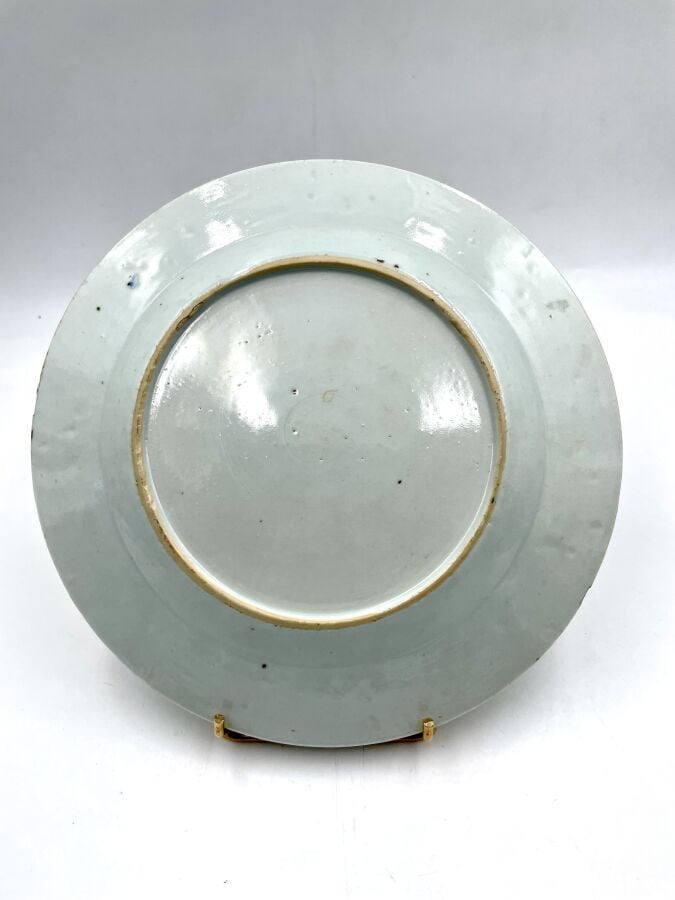Série de 7 ASSIETTES en porcelaine "Compagnie des Indes" - Fêles, égrenures - D…