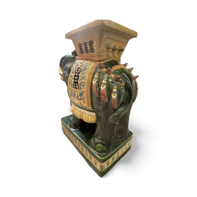 Tabouret Eléphant formant sellette en céramique émaillée, dans le goût asiatiqu…