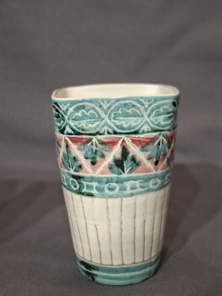 ALLIX (Michel ALEXANDROV 1910- ?), à VALLAURIS - Réunion d'un vase et d'une cou…