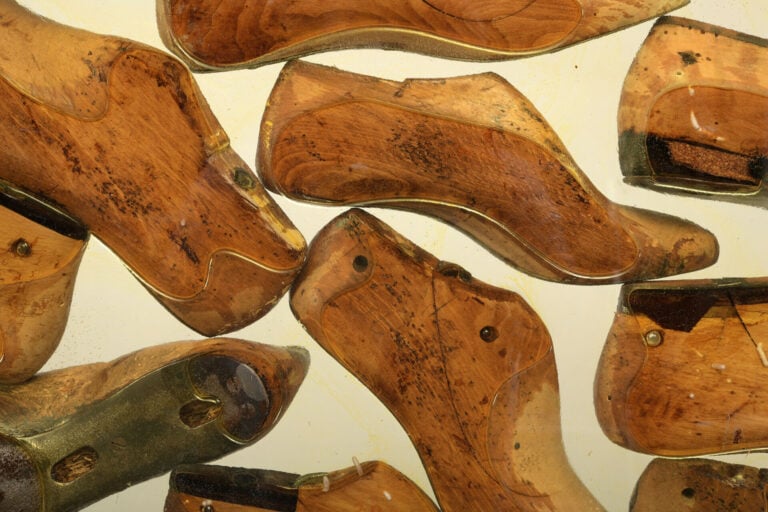 Armand Pierre FERNANDEZ dit ARMAN (1928-2005) - Grande inclusion de formes de c…