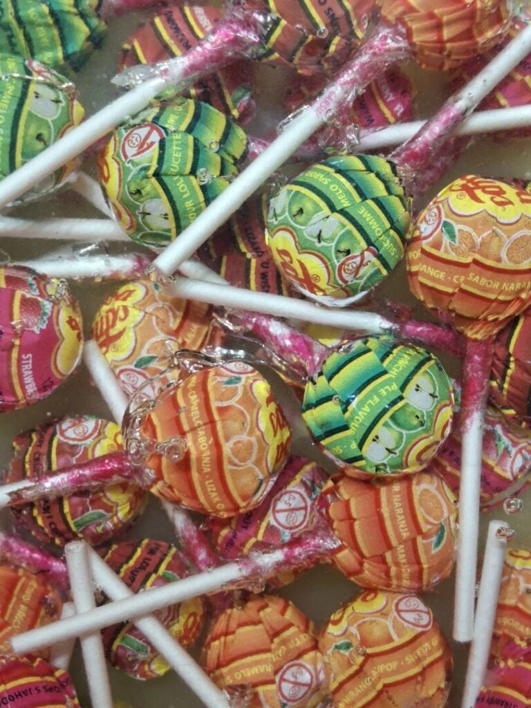 Armand Pierre FERNANDEZ dit ARMAN (1928-2005) - Inclusion de Chupa Chups dans d…