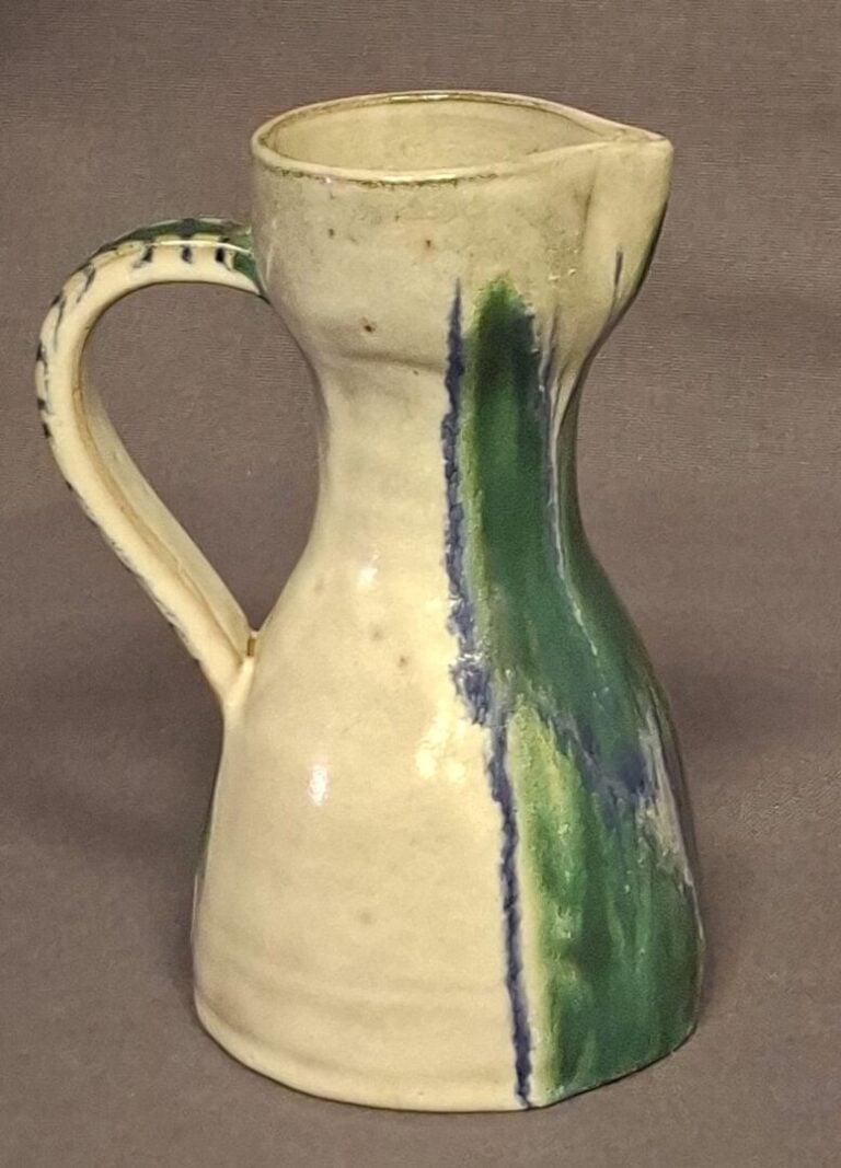 ATELIER LE GRAND CHÊNE à VALLAURIS - Pichet en céramique émaillée blanc, bleu e…