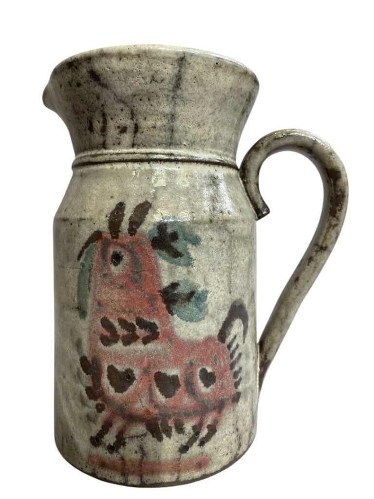 ATELIERS LES MURIERS, VALLAURIS - Pichet en terre cuite émaillée à motif d'oise…