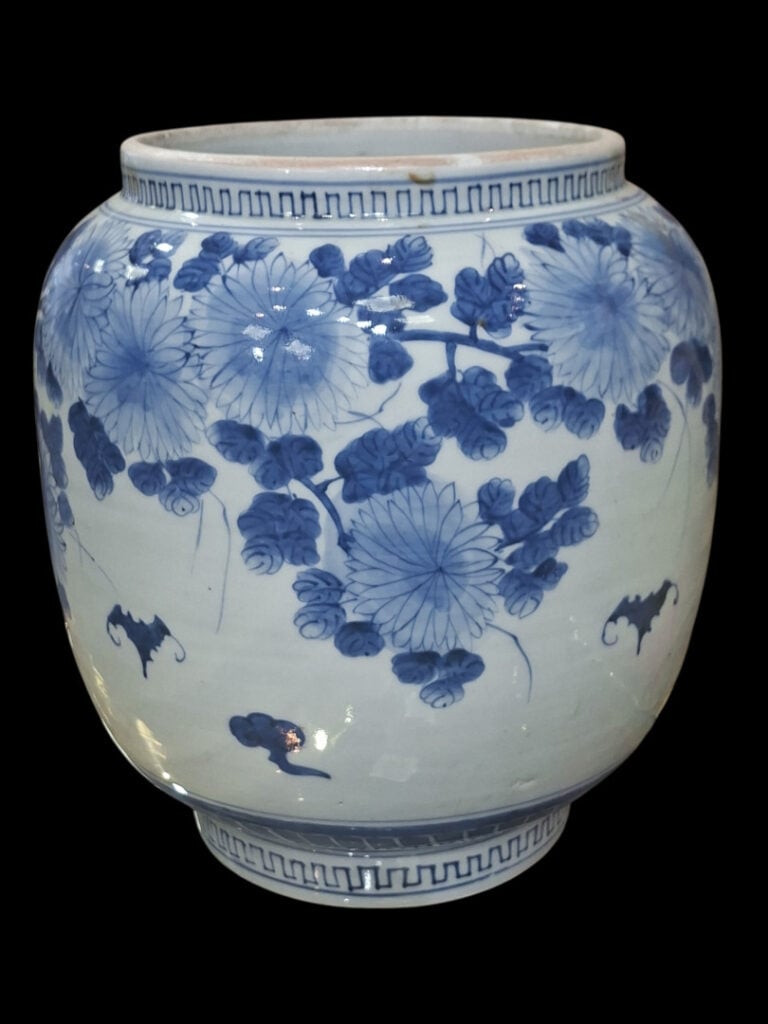 CHINE, 1ère moitié du XXe - Vase balustre en porcelaine bleu et blanc à décor d…