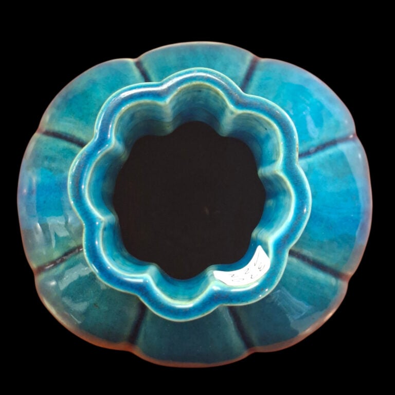 CHINE, Période Qing - Vase à panse godronnée bleu - H. 24 cm