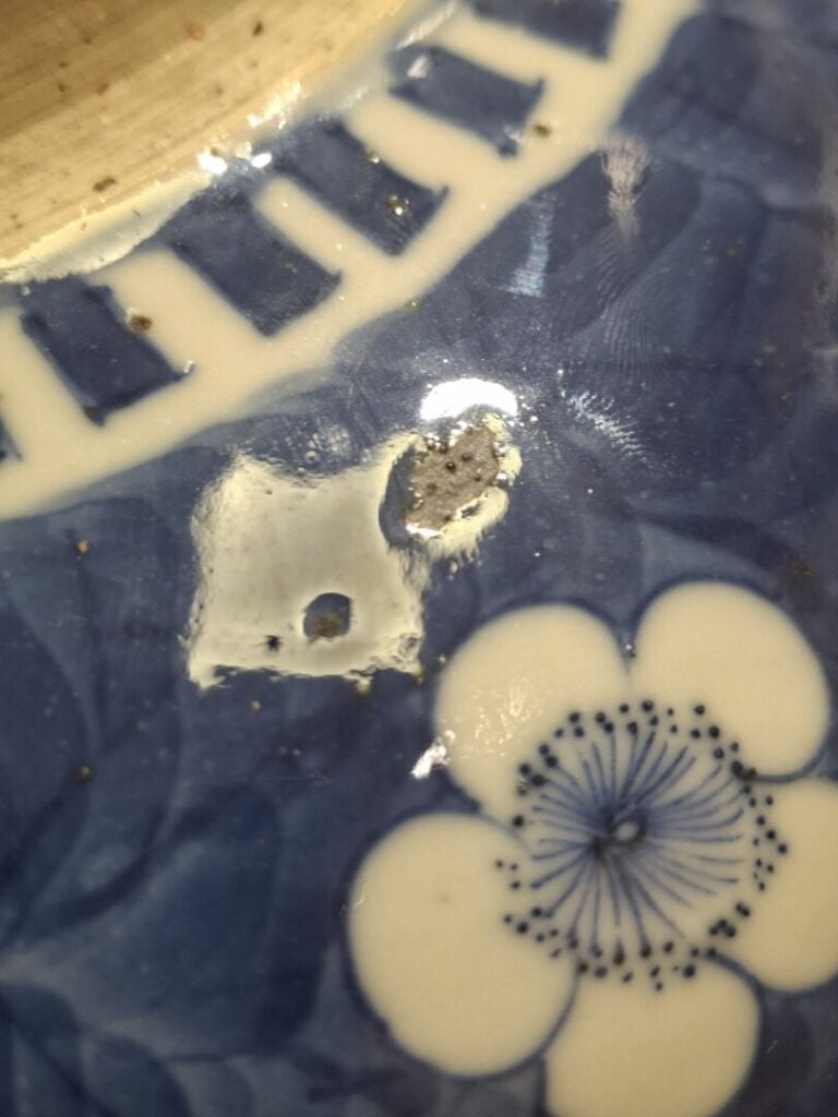 CHINE - Pot à gingembre en porcelaine émaillée bleu et blanc à décor de fleur e…