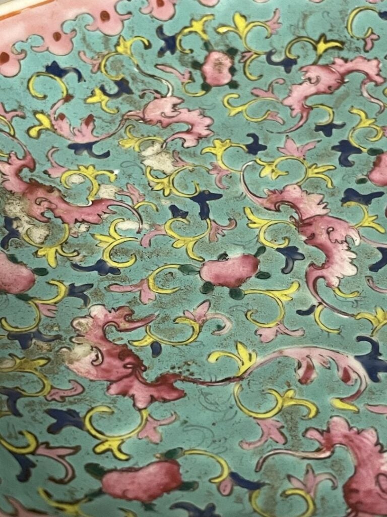 CHINE, XIXe - Ravier en porcelaine et émaux de la famille rose à décor de chauv…