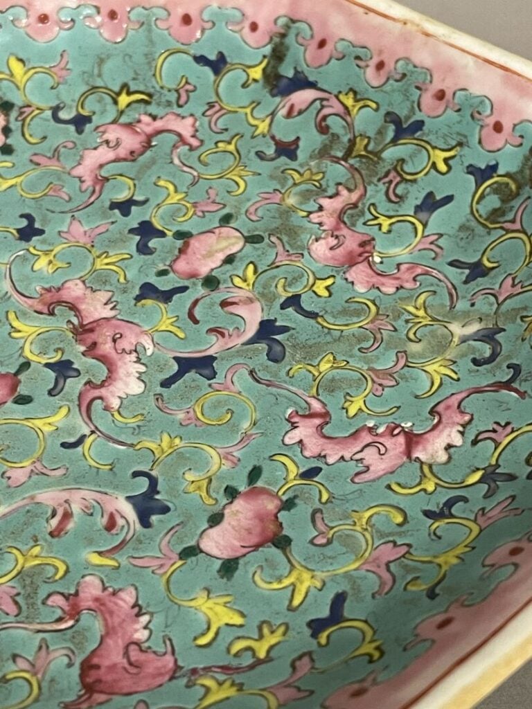 CHINE, XIXe - Ravier en porcelaine et émaux de la famille rose à décor de chauv…