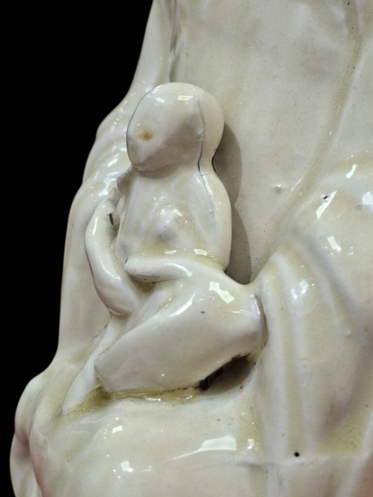 Chine, XIXe - Statuette en porcelaine blanche de Chine, représentant une Guanyi…
