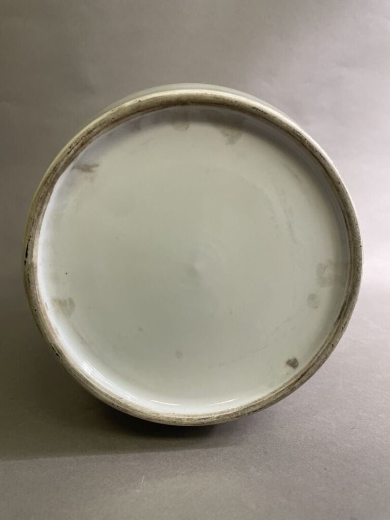 CHINE, XIXe - Vase balustre en porcelaine de la famille rose à décor des 3 étoi…