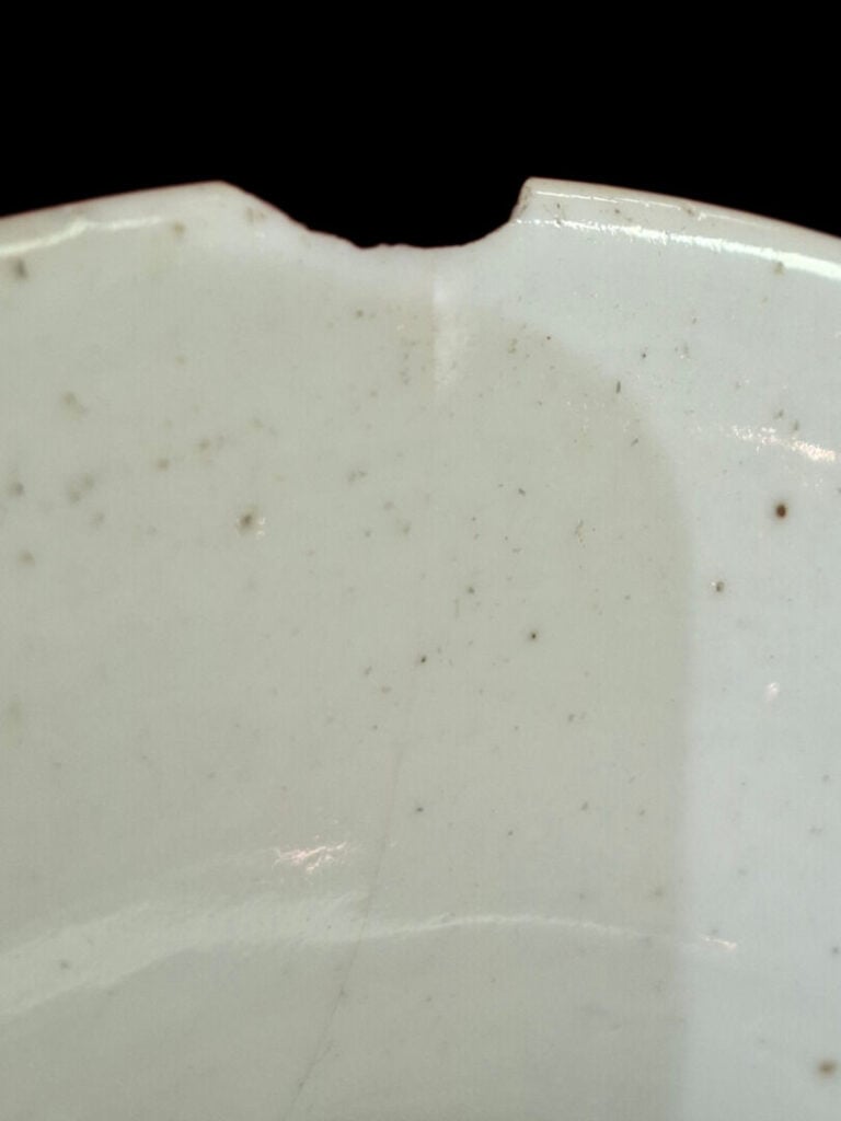 CHINE, XIXe - Vase Yen Yen en porcelaine et émaux de la famille rose - Décor de…
