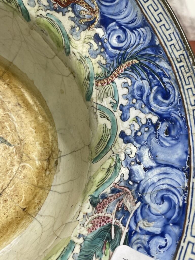 CHINE XVIIIe-XIXe période JIAQING - Coupe en cuivre émaillé, dans le goût de la…
