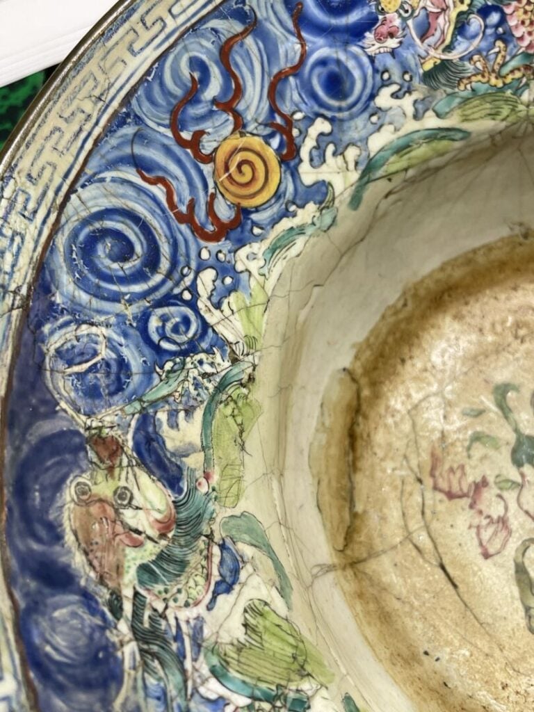 CHINE XVIIIe-XIXe période JIAQING - Coupe en cuivre émaillé, dans le goût de la…