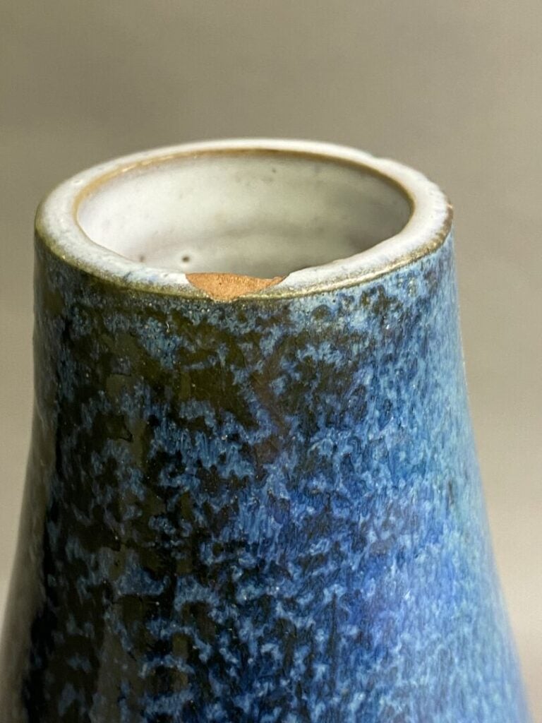 Gustave REYNAUD (1915-1972) , à VALLAURIS - Vase en céramique émaillée bleu pou…