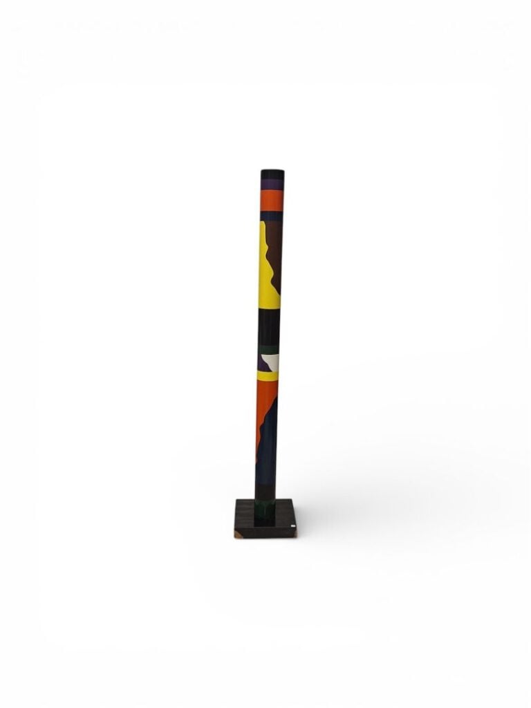Guy DE ROUGEMONT (1935-2001) - Colonne en PVC peint multicolore - Sur une base…