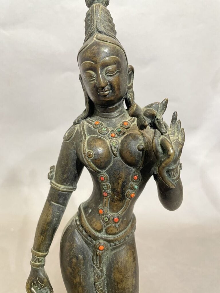 INDE - Lakshmi - Sujet en bronze avec cabochons - H. 28 cm