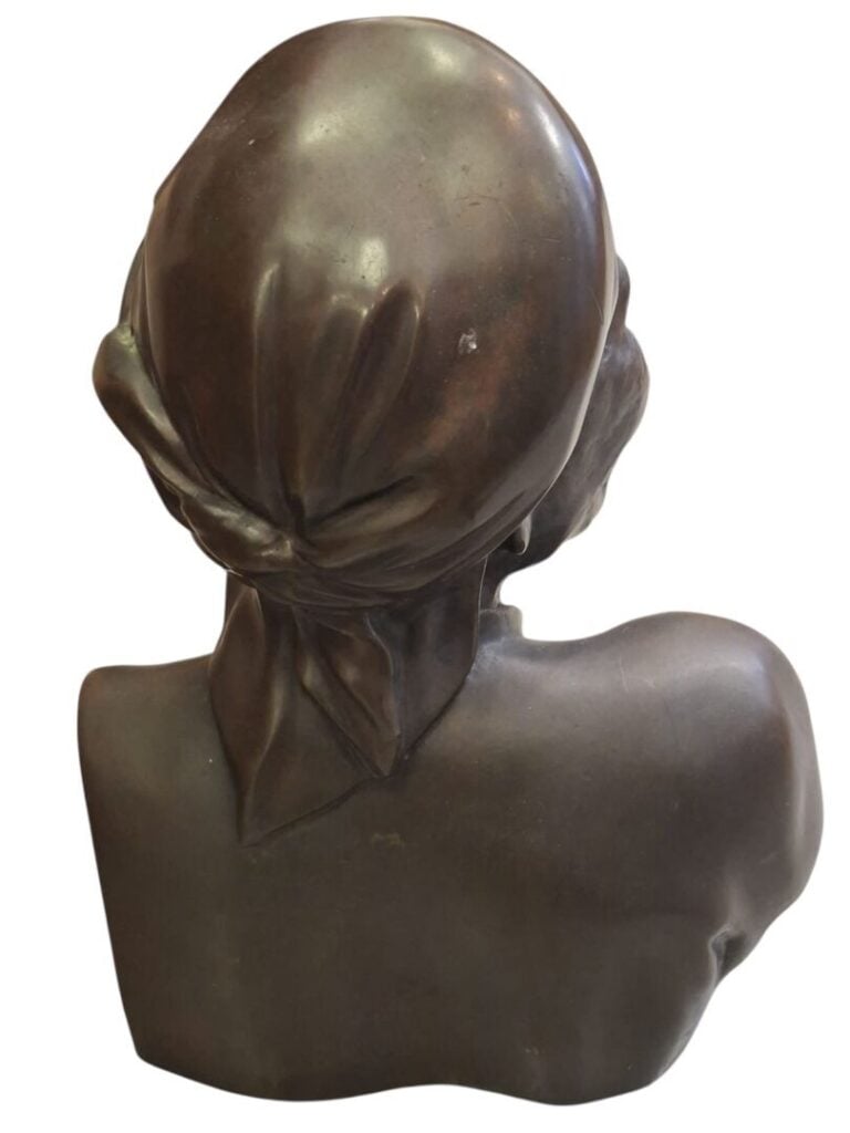 INDOCHINE - Buste de dame âgée - H. 36 cm