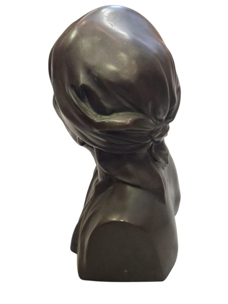 INDOCHINE - Buste de dame âgée - H. 36 cm