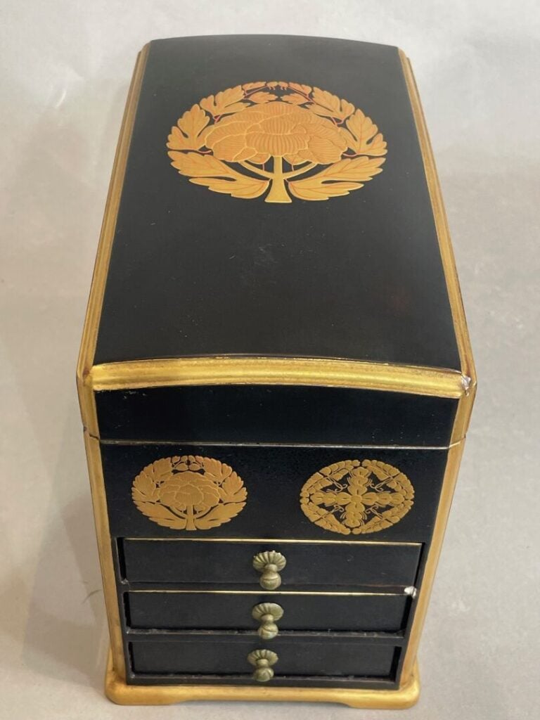 JAPON, période Meiji vers 1880 - Petit coffret japonais de fumeur de thé en éta…
