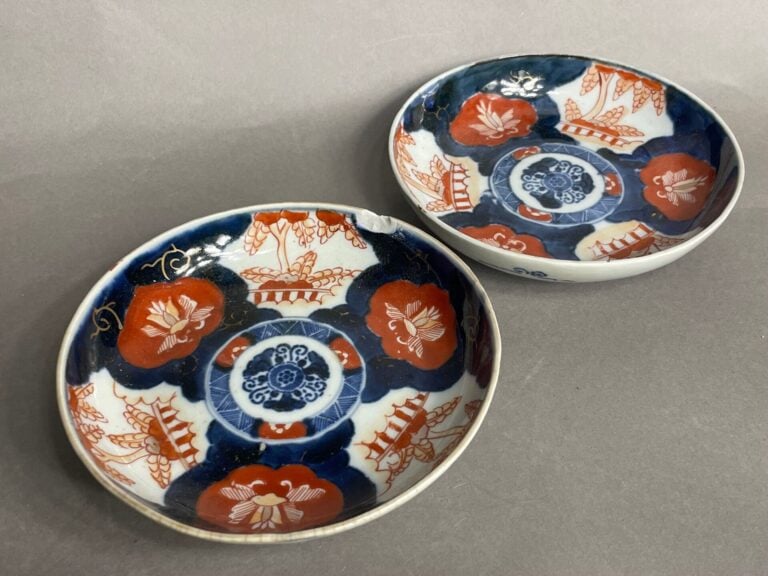 JAPON - Réunion deux 2 coupelles et leur soucoupes en porcelaine imari - (Egren…
