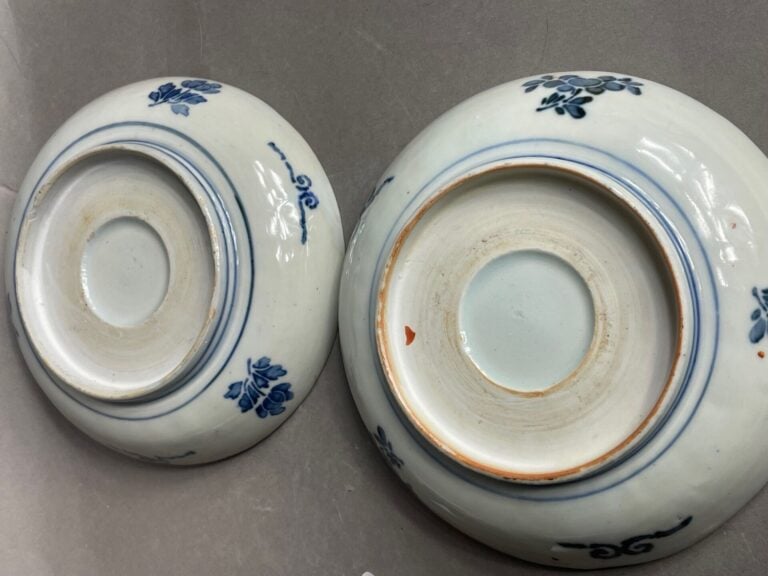 JAPON - Réunion deux 2 coupelles et leur soucoupes en porcelaine imari - (Egren…