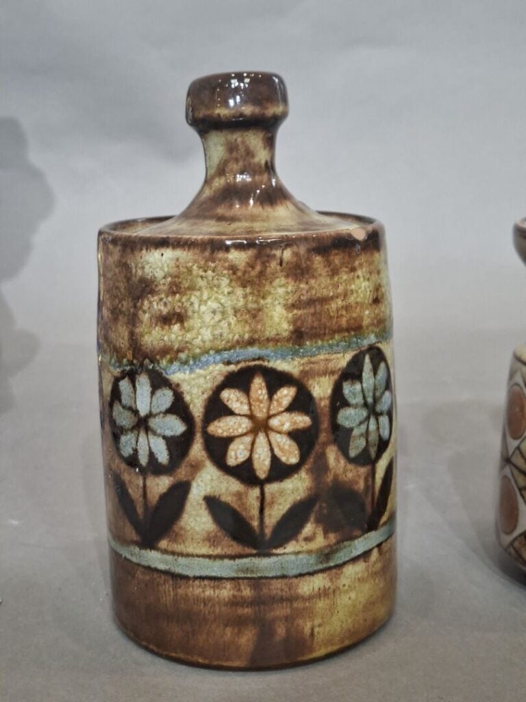 Jean-Claude MALARMEY (1932-1992) - Petit vase en céramique émaillée polychrome…