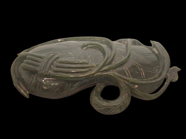 Lave pinceau en jade épinard - 18 x 11 cm - - et socle en bois - 17 x 10 cm