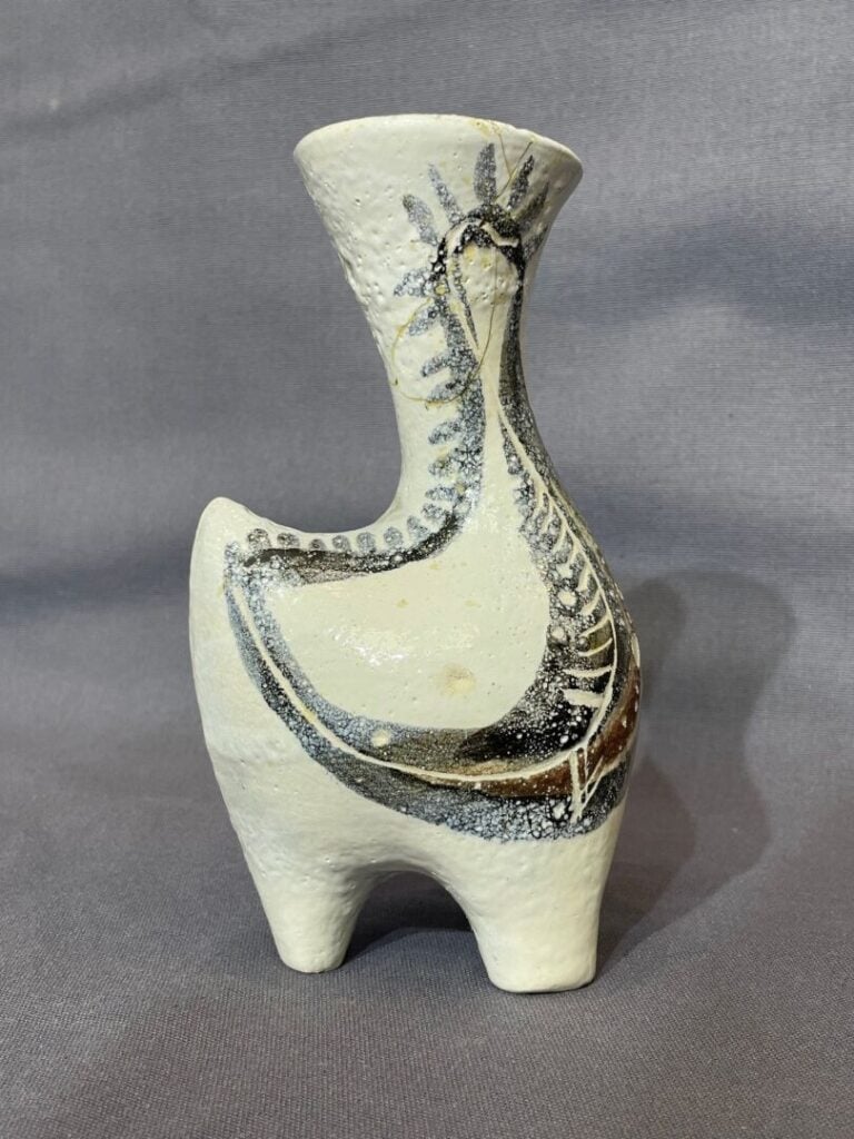 LES ARGONAUTES à VALLAURIS - Vase zoomorphe en céramique polychrome à décor géo…