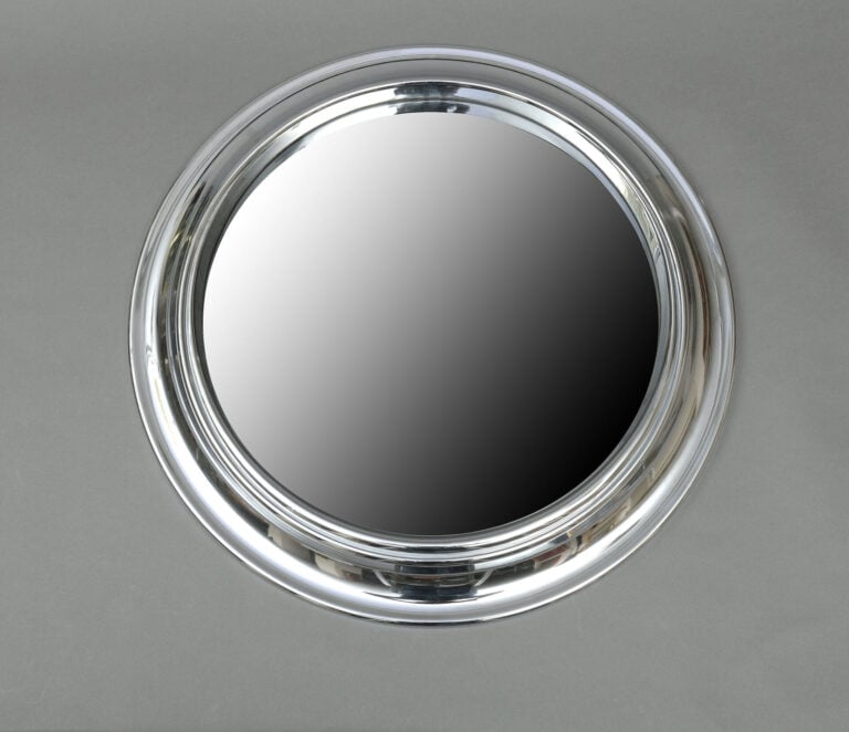 Miroir circulaire en métal chromé à bordure moulurée - Travail dans le goût des…