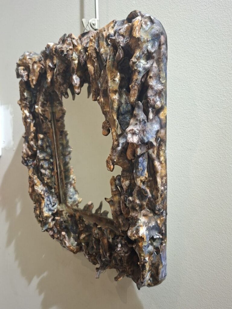 Miroir de forme carrée en céramique polychrome à motifs de stalactites - Trace…