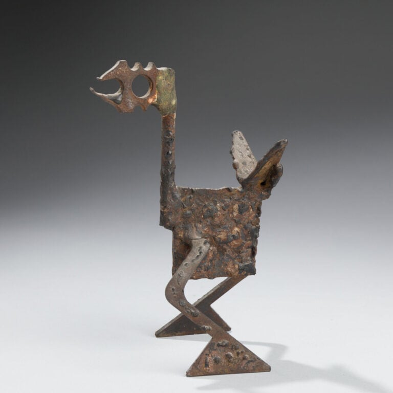 ROBERT JACOBSEN (1912-1993) - Animal préhistorique - Sculpture en fer - 17.5 x…