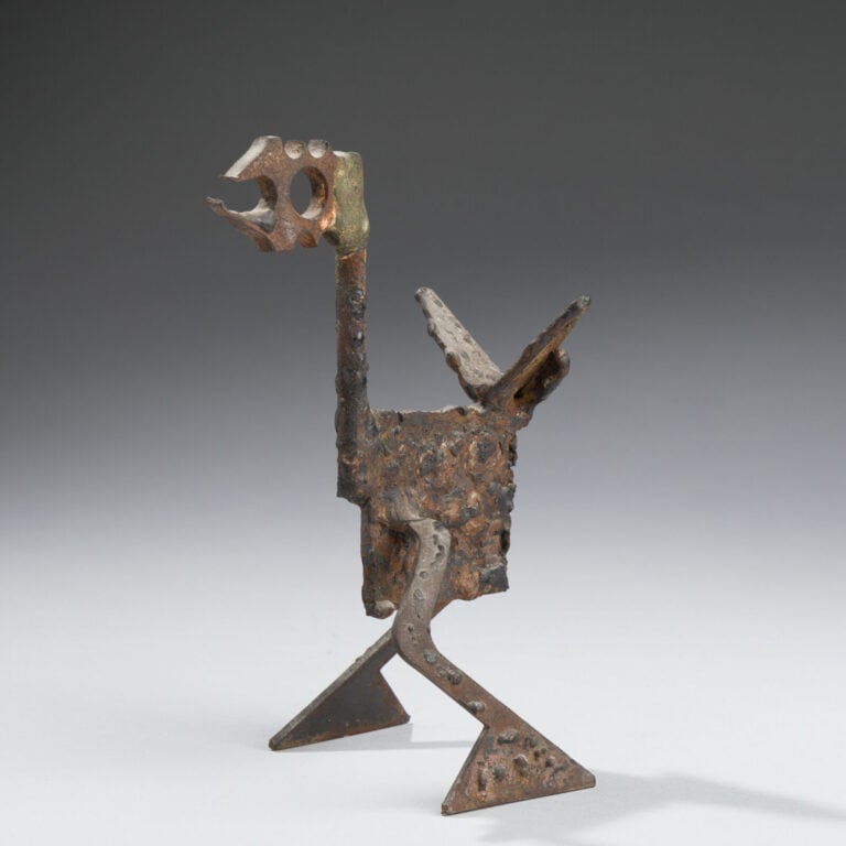 ROBERT JACOBSEN (1912-1993) - Animal préhistorique - Sculpture en fer - 17.5 x…