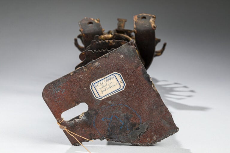 ROBERT JACOBSEN (1912-1993) - Le charbon,1953 - Sculpture en fer, étiquette sou…