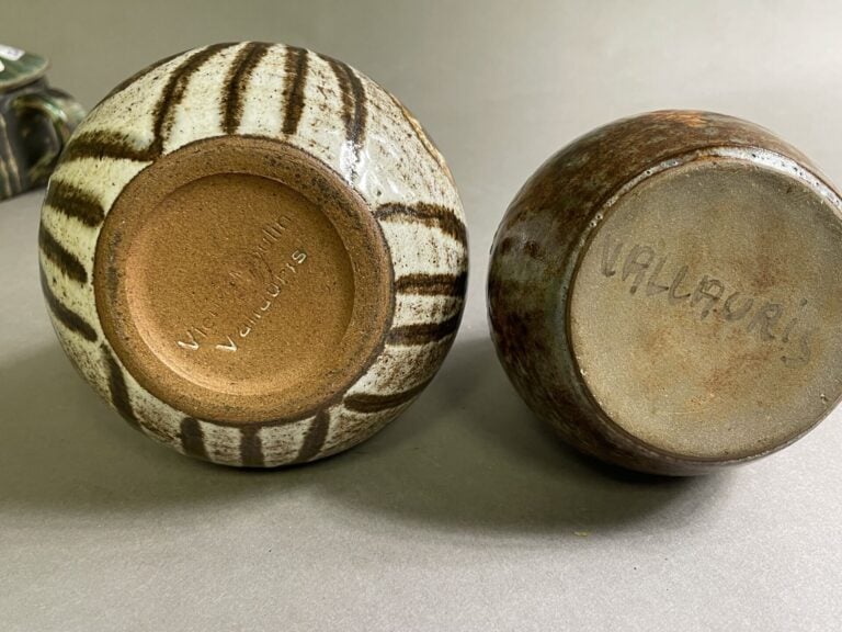 Robert PEROT (1931-2003) - Vase pansu en céramique émaillée dans les tons bruns…