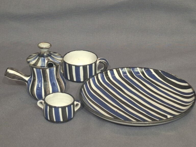 Robert PICAULT (1919-2000) - Lot de céramiques émaillées à décor de rayures ble…