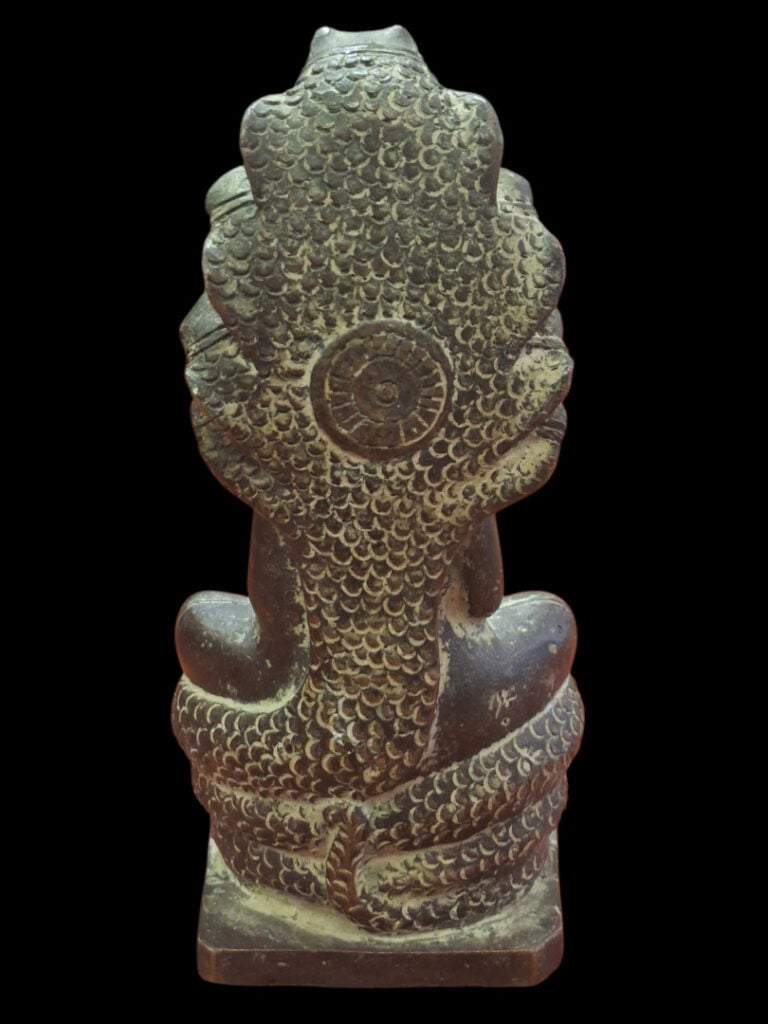 SIAM, XXe - Statuette en bronze représentant le Bouddha en méditation sous le s…