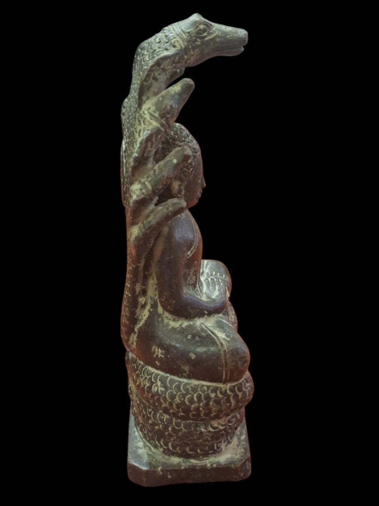 SIAM, XXe - Statuette en bronze représentant le Bouddha en méditation sous le s…