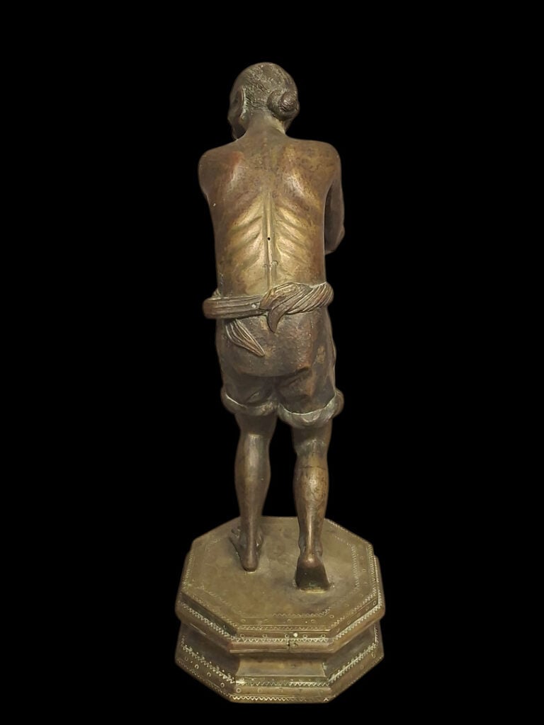 Sujet en bronze, représentant un homme âgé - Figure sur socle en bronze - H. 33…