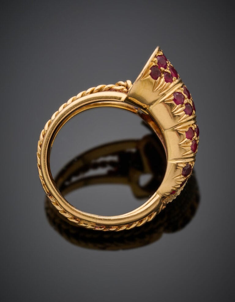 BAGUE "corne d'abondance" en platine (950‰) et or rose (750‰) ajouré et partiel…